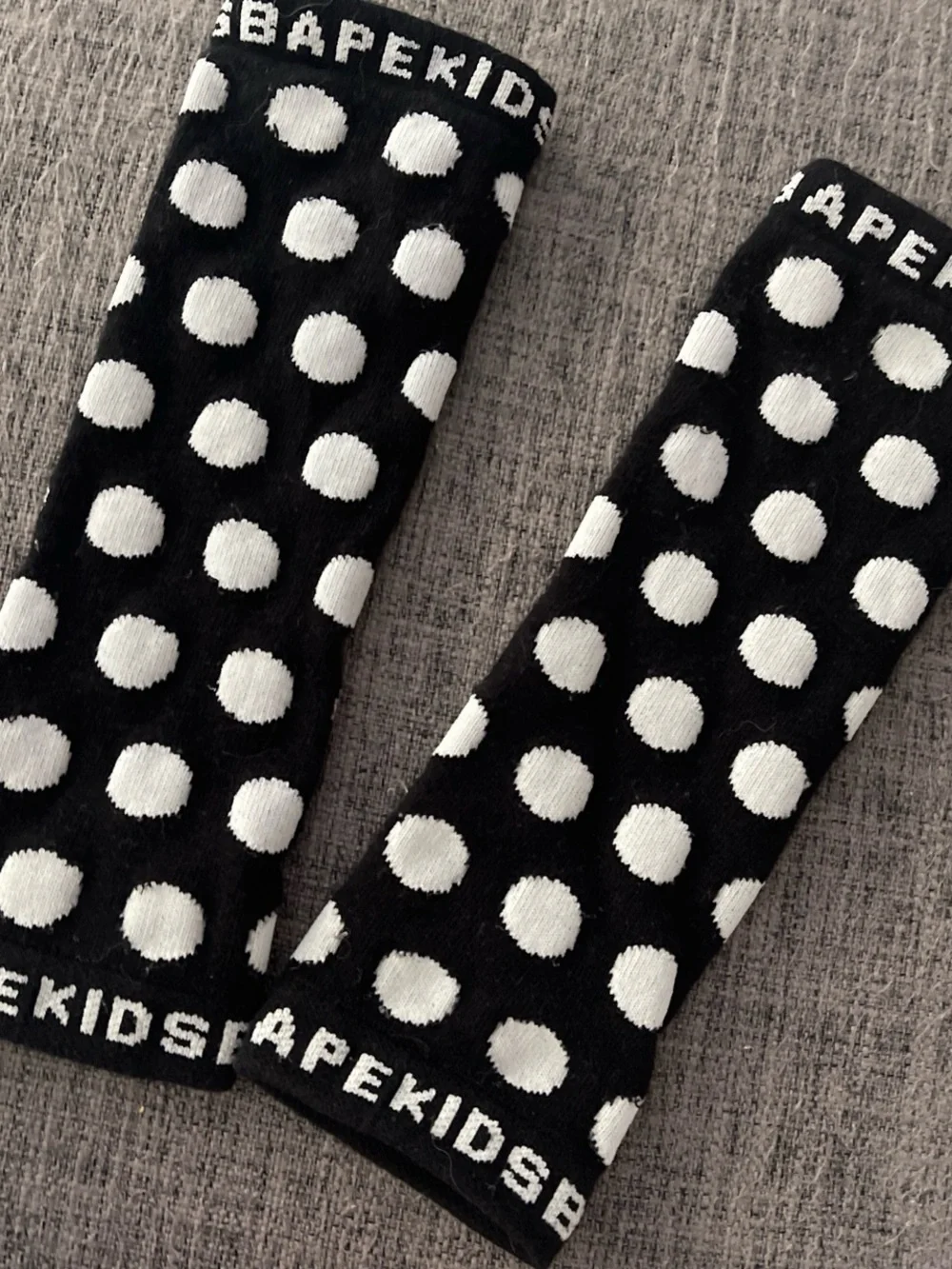 BAPE KIDS Baby Milo Polka Dot Leg Warmers